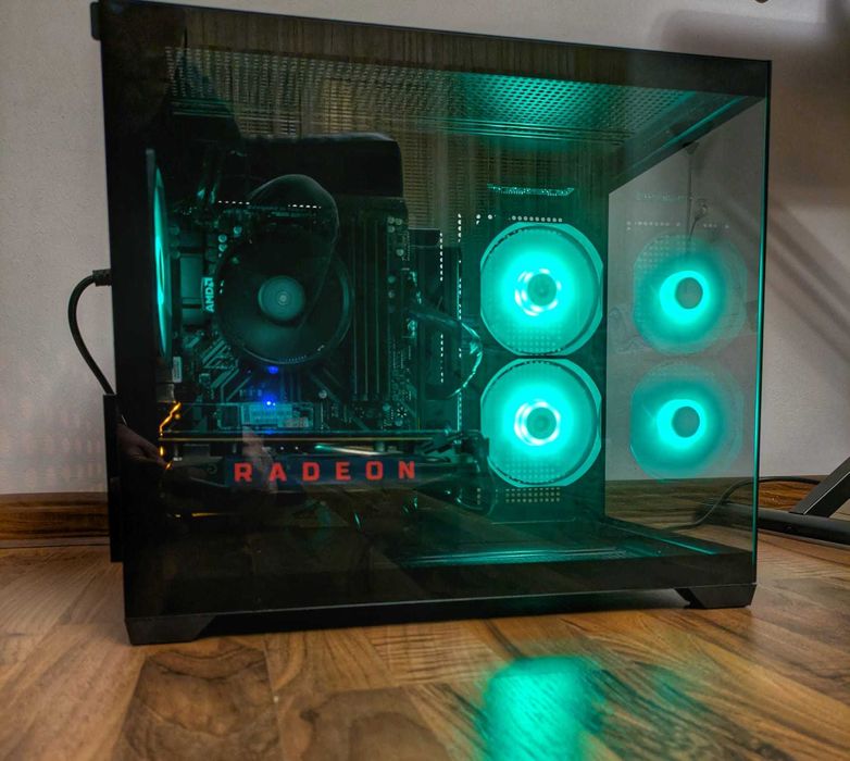 Calculator gaming Ryzen 5, SSD, Placa video Radeon RX, Windows 11