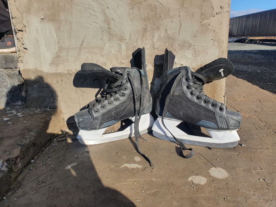 Коньки новые одевал 2 раза размер не подошел