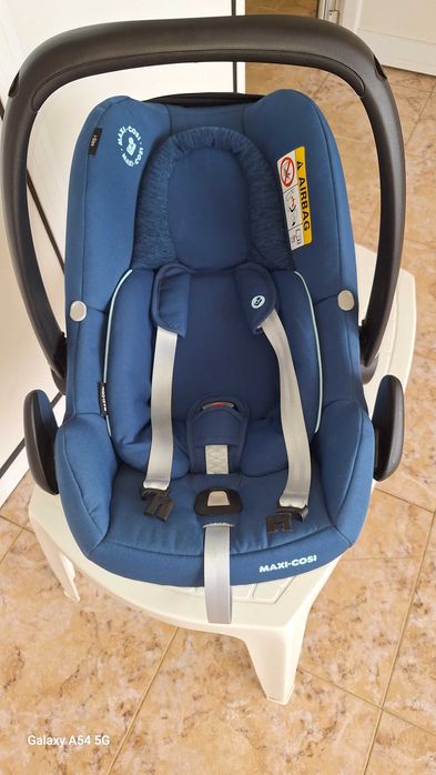 Maxi-Cosi Бебешки стол за кола 0-13кг -Rock- син цвят.