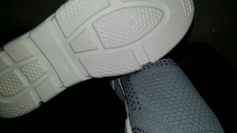 кроссовки  39 рр