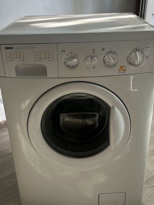 Продам стиральную машинку Zanussi