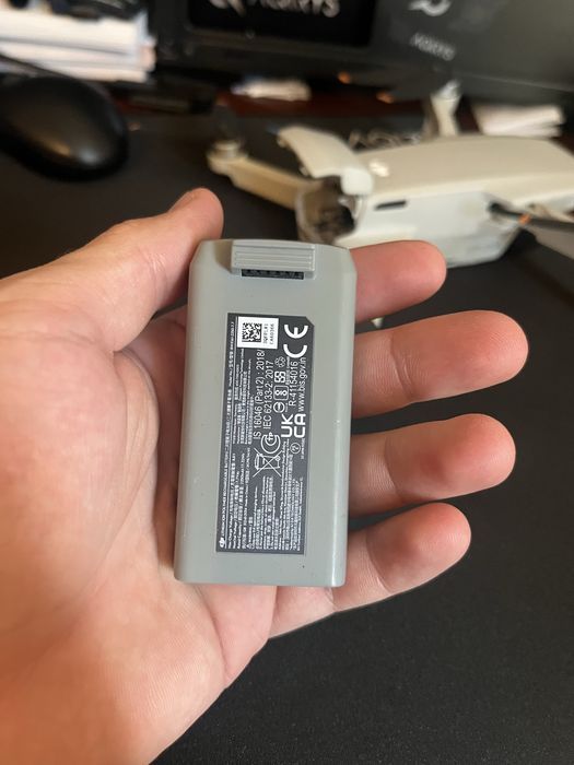 Vand Drona DJI Mini 2 SE  2.7K + Încărcător