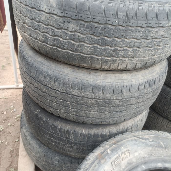 Продам бу шины 265/65R17