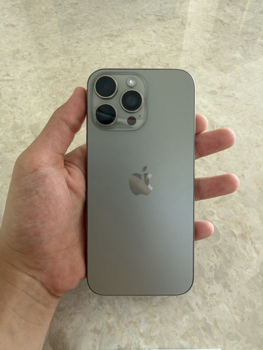 Iphone 16 pro max 256gb, в подарок 5 чехлов