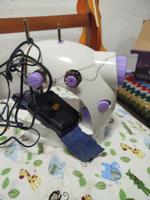 Мини швейную машинку