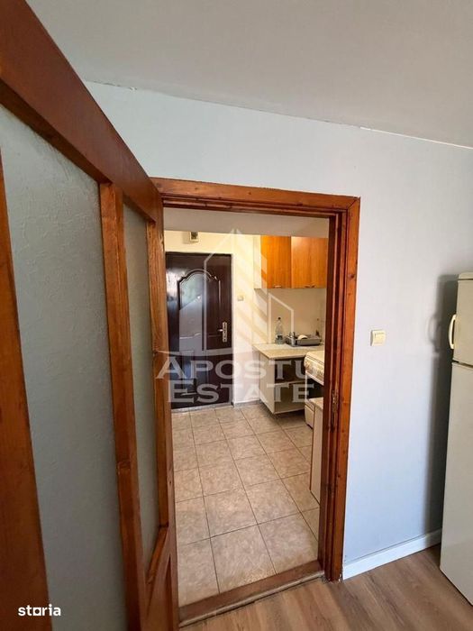 Garsoniera de vanzare renovata, etaj 3, zona Buziasului, Timisoara