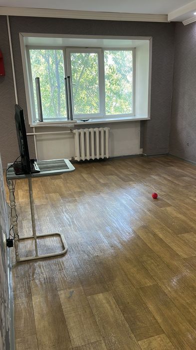 Продам квартиру район 45 аптеки.