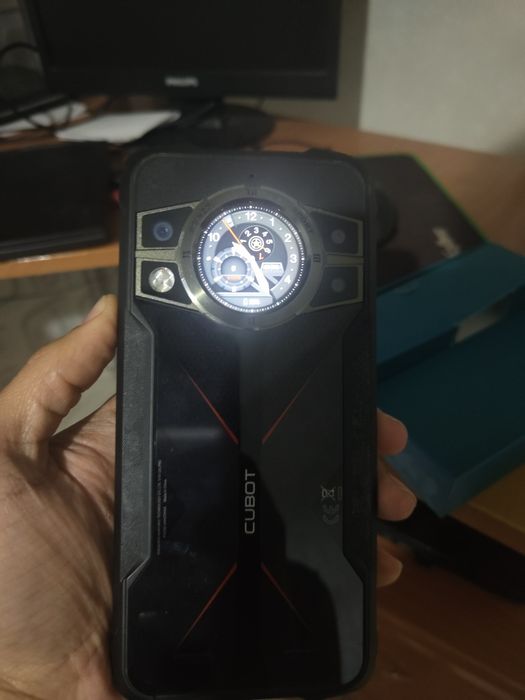 Продаю защищённый смартфон на 10000mAh!