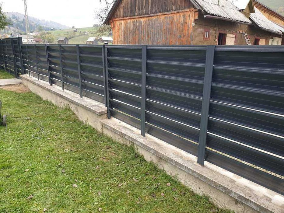 Garduri si porti din panouri stil jaluzele si alte modele disponibile