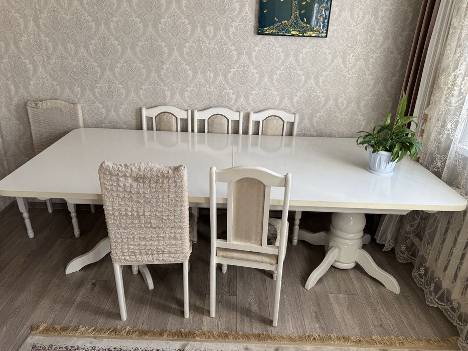 Продается стол со стульями