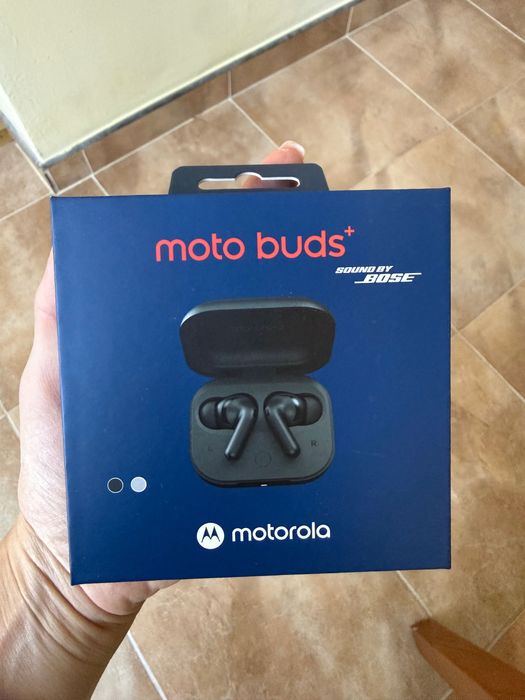Продавам безжични слушалки Moto Buds