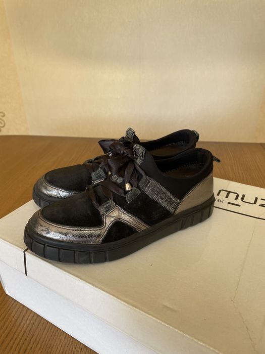 Продам туфли школьные