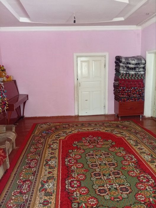 Жалаерда ховли сотилади.