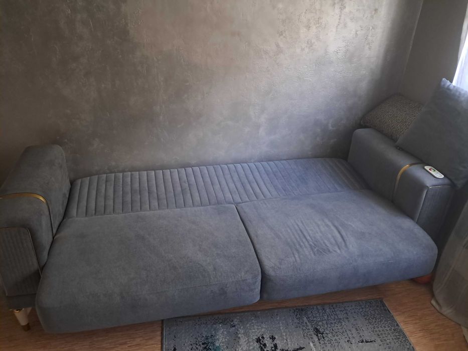 Canapea extensibila in stare perfectă aproape nouă folosita ocazional