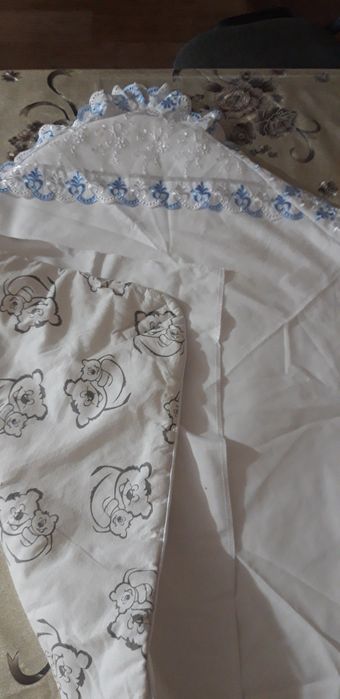 Продам вещи для девочки комбинезончик до года