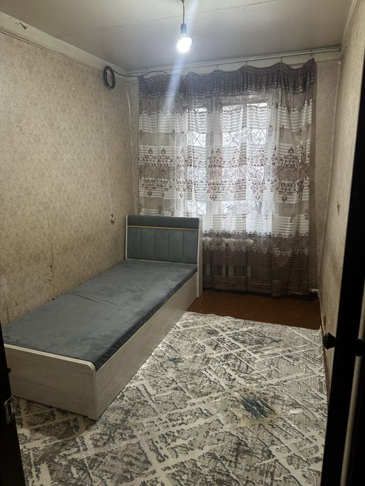 Срочна 2 хонали уй арендага берилади агарот тапчанлари бор