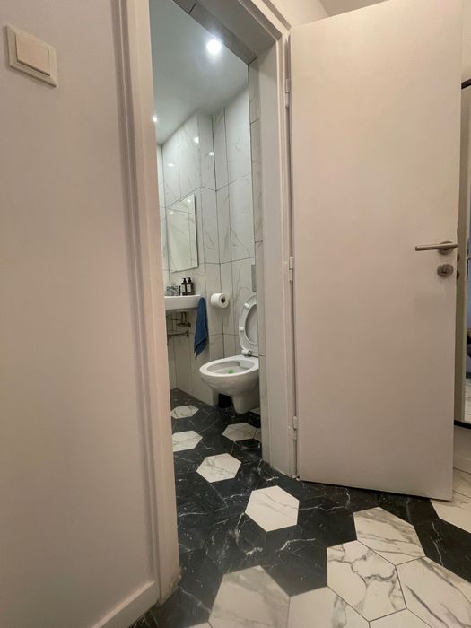 Дава се под наем Двустаен апартамент в София, Център - 60 кв.м за 550 € - Снимка #3