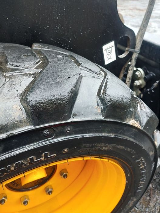 Гуми за Боб кат (мини челен товарач)