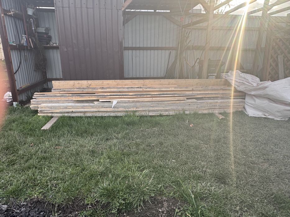 Vand scandura folosita la acoperis