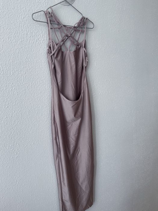 Рокля Evis с гол гръб