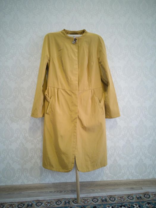 Плащ осенний горчичного цвета