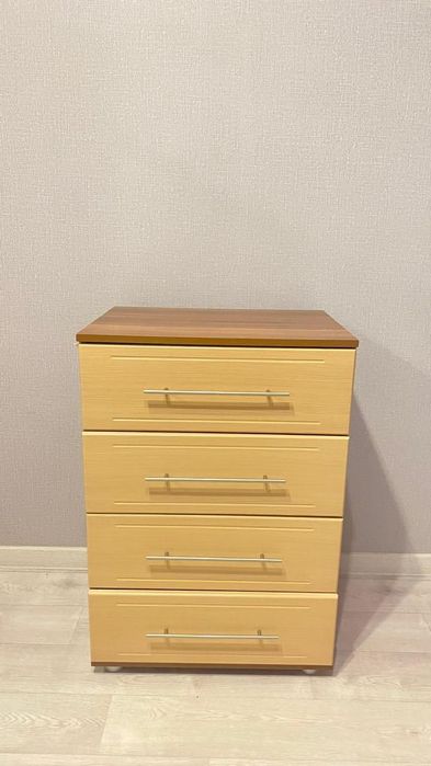 Продадим шкаф и комод в комплекте