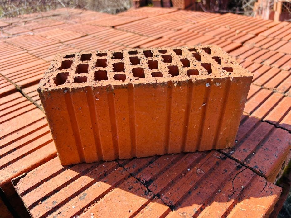Cărămidă  de construcții