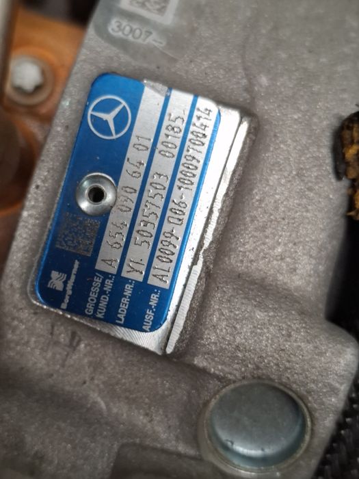 OM654 Mercedes Benz Motor, injectoare ,semi-chiuloasa, chiulasă