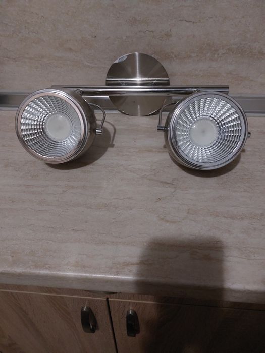 Продавам стенни лампи