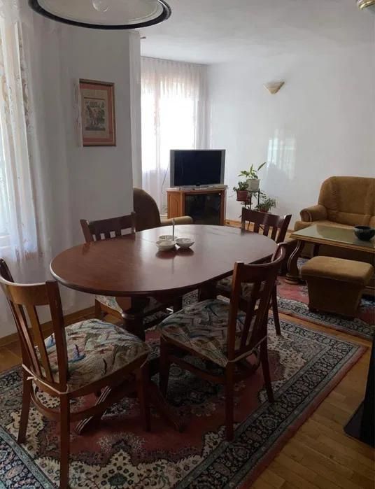 Дава се под наем Тристаен апартамент в Пловдив, Кършияка - 105 кв.м за 385 € - Снимка #1