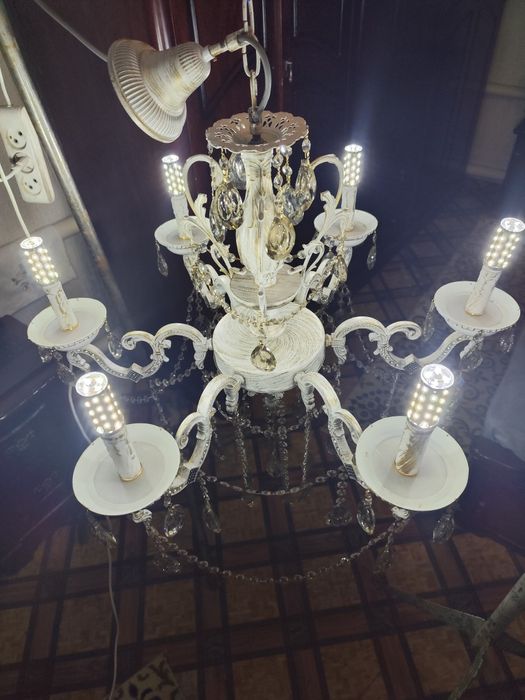 Продам люстру в хорошем состоянии