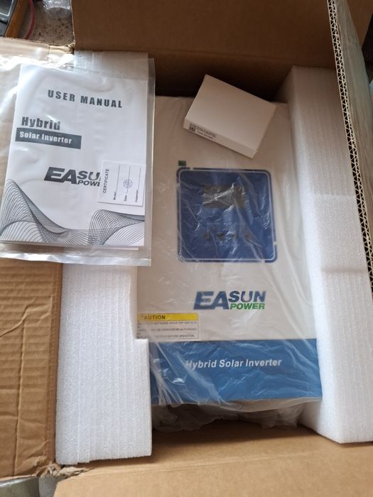 Invertor solar hibrid EaSun nou ,12 V  cu modul wifi
