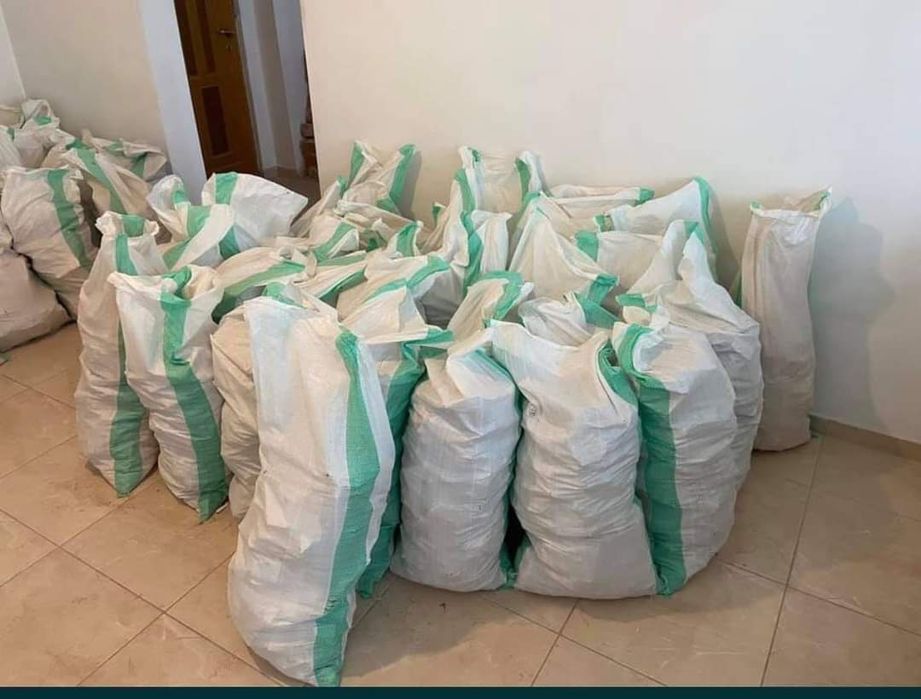 Transport moloz  debarasari apartamente case moloz mutari mobila marfa