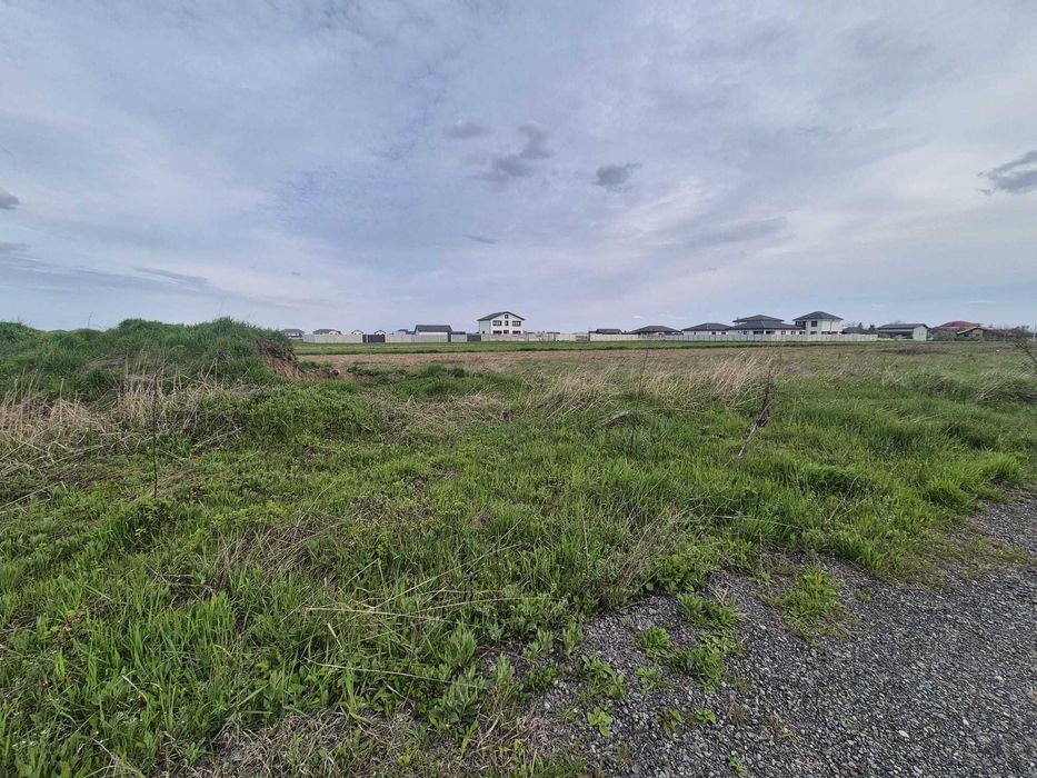 Teren intravilan construibil – 1.070 mp – Dragomirești-Vale, Str. Mahonului
