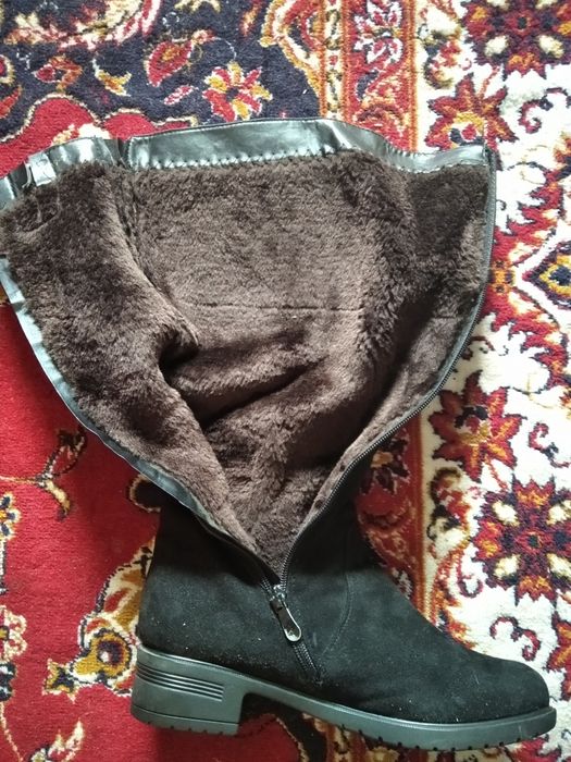 Продам женские зимние сапоги