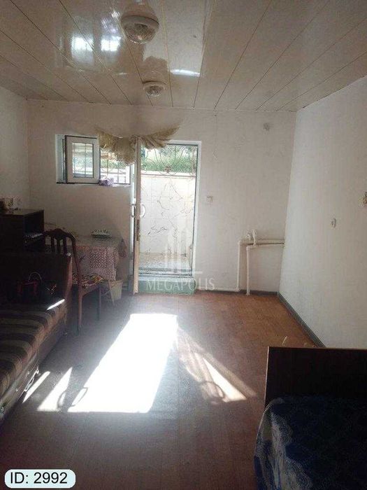 SOTILADI №2992  5-mikrorayon somiy tarafda padval sotuvda