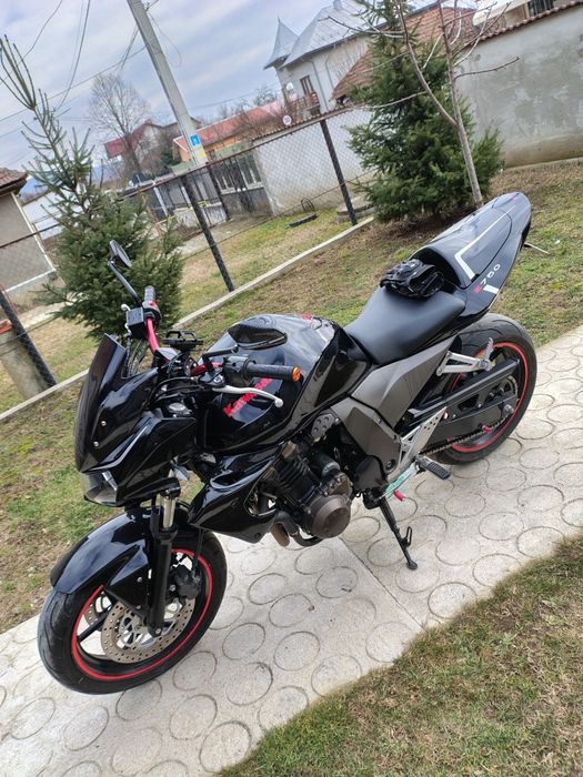 Vând Kawasaki  Z 750. an 2005 .
