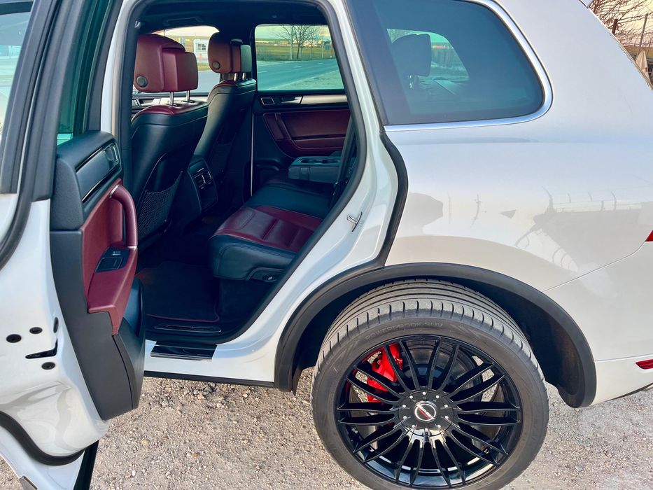 Volkswagen Touareg Model Exclusive