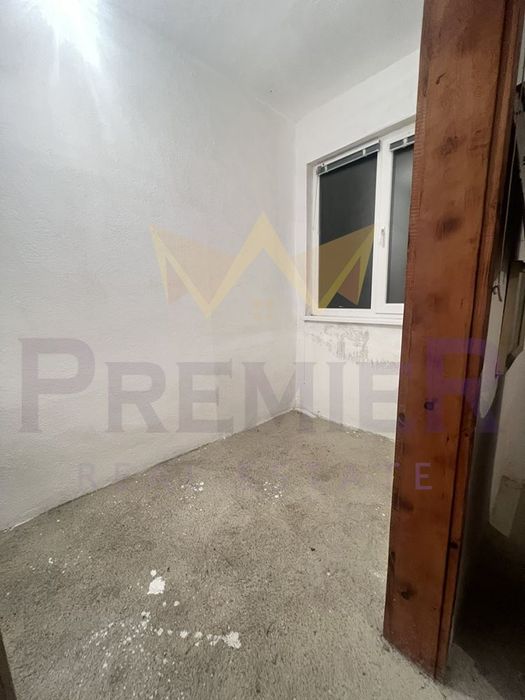 Продава се Къща в с. Партизани, Област Варна - 240 кв.м за 250 €/кв.м - Снимка #6