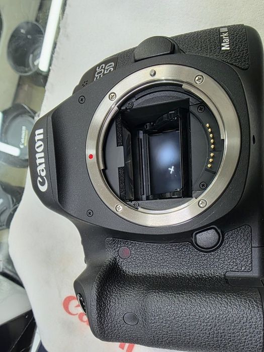 Canon 5D Mark III new