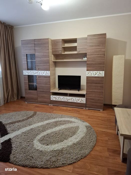 Inchiriez apartament