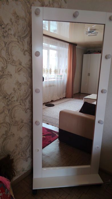 Продам зеркало напольное