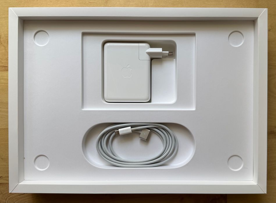 Apple MacBook Pro 16-inch M1 Year-2021 10-Core RAM-16GB SSD-512GB