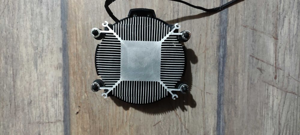 AMD Wraith Stealth охладител за процесор за Socket AM4