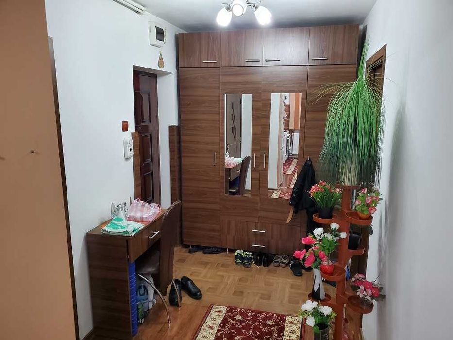 Apartament mobilat de vanzare cu 3 camere