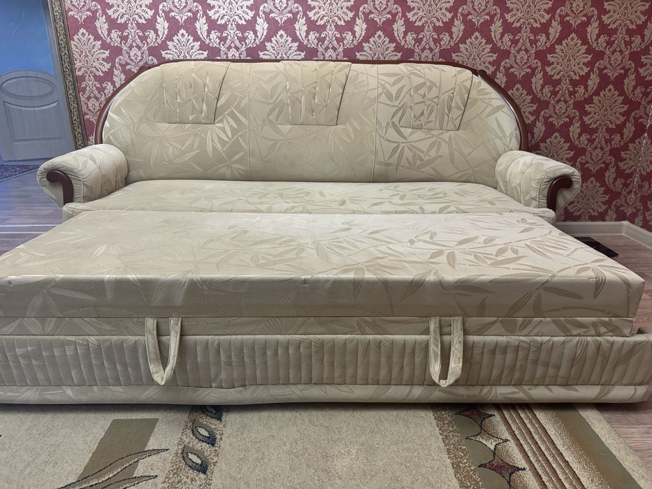 Диван с креслом