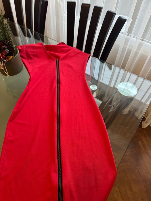 Рокли в бежово и червено