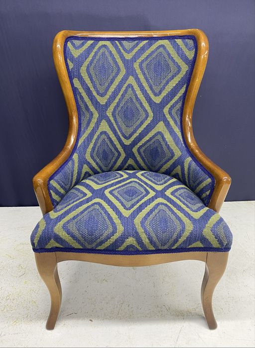 Tapiterii, retapitari mobilier (scaune, fotolii, coltare) si auto.