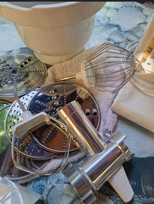 Продам кухонный комбайн BOSCH.