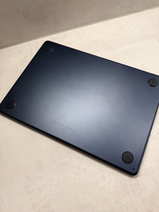 MacBook Air M3 13.6” 256GB Midnight + Magic Mouse 2